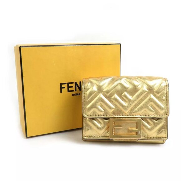 Auth FENDI Trifold Wallet Gold Leather - h30934g - Picture 1 of 12